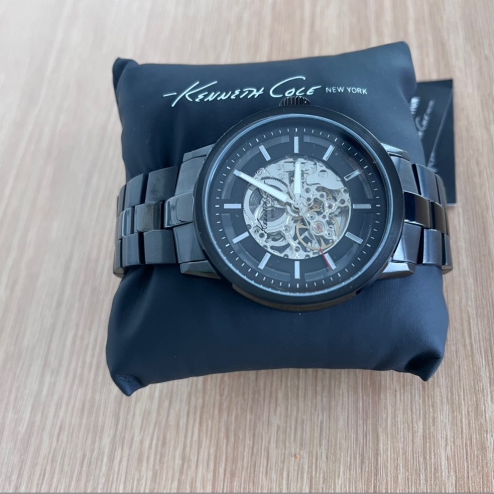 🔥🔥Men’s Kenneth Cole Watch